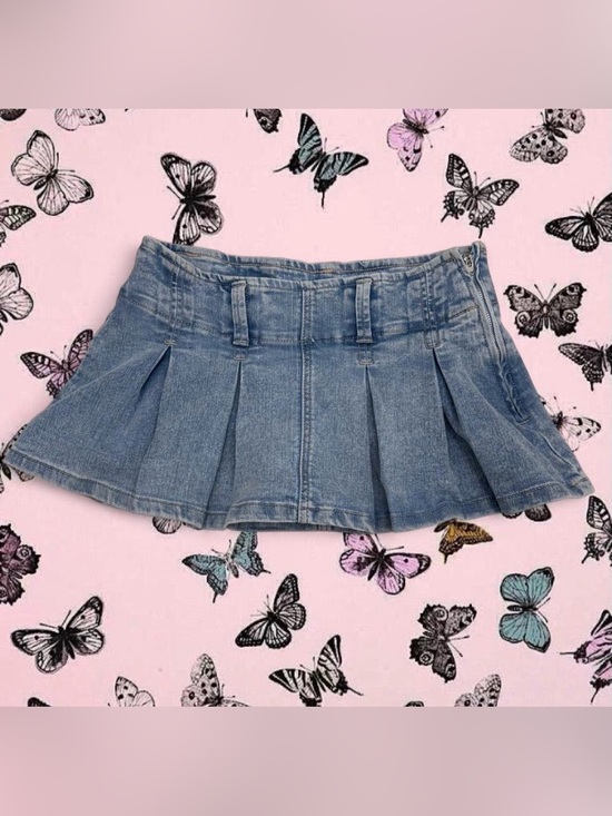 Almost Famous Dresses & Skirts - Y2K Micro mini Skirt from Almost Famous Back to School/Fall/Coquette size Sm
